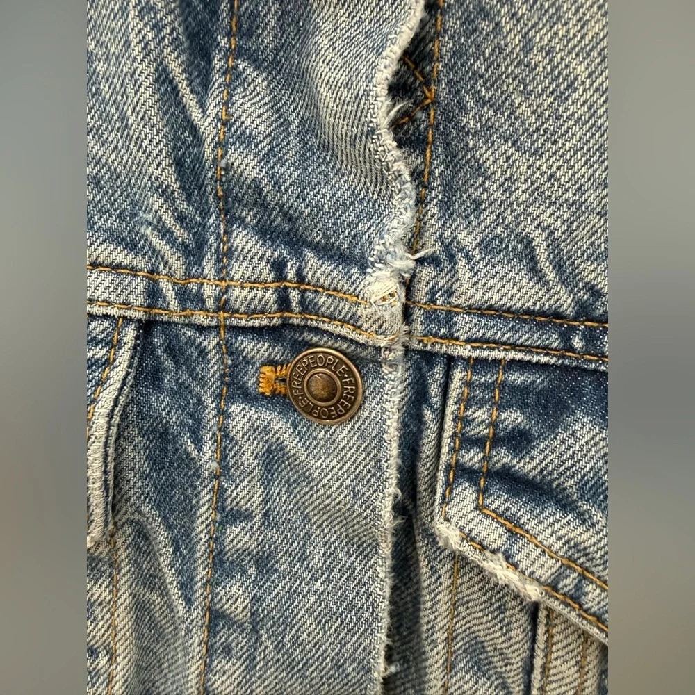 Free People We The Free Indira Distressed Denim Jacket Large - Picture 7 of 13